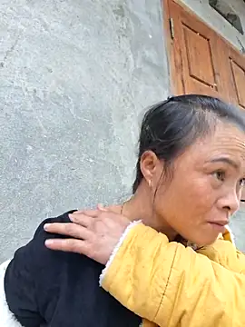 xuxulovezz online show from October 24, 6:56 am