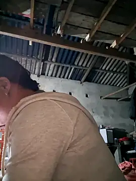 xuxulovezz online show from April 17, 12:30 pm