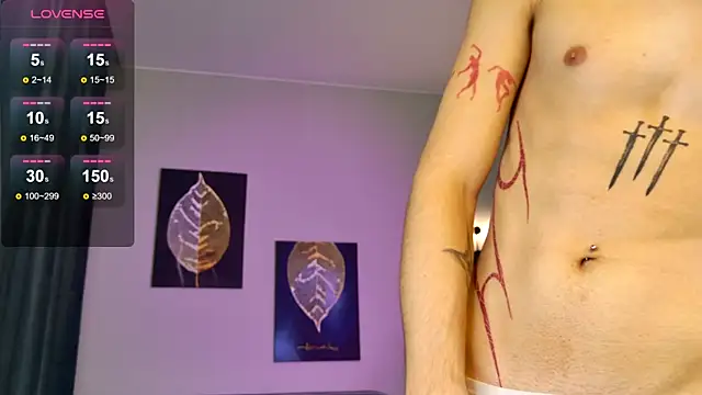 Snapshot of CleoStringer chatting on November 16, 6:29 am CleoStringer online show from November 16, 6:29 am