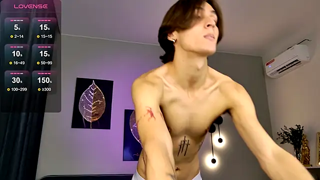 Snapshot of CleoStringer chatting on November 18, 6:06 am CleoStringer online show from November 18, 6:06 am