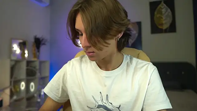 Snapshot of CleoStringer chatting on September 23, 5:03 am CleoStringer online show from September 23, 5:03 am