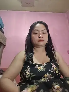 Snapshot of radiantbloom chatting on January 13, 2:48 am radiantbloom online show from January 13, 2:48 am