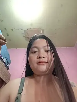 Snapshot of radiantbloom chatting on January 11, 11:44 pm radiantbloom online show from January 11, 11:44 pm