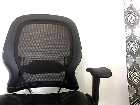 Zola Nooryi online show from October 6, 2:18 pm