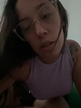 Snapshot of Eve2499 chatting on January 31, 9:46 pm Eve2499 online show from January 31, 9:46 pm