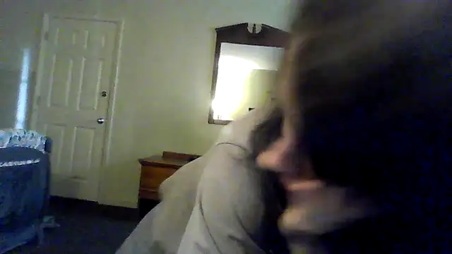 Snapshot of brunettebabexo3 chatting on February 5, 7:04 am brunettebabexo3 online show from February 5, 7:04 am