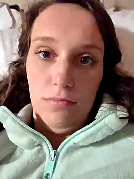 Snapshot of brunettebabexo3 chatting on October 23, 5:39 am brunettebabexo3 online show from October 23, 5:39 am