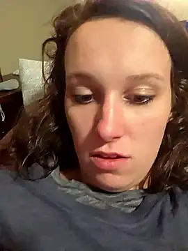 Snapshot of brunettebabexo3 chatting on November 1, 6:24 pm brunettebabexo3 online show from November 1, 6:24 pm