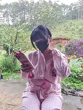 Helen-Tran online show from November 19, 2:22 am