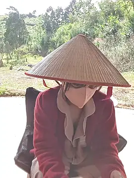 Helen-Tran online show from November 30, 2:34 am