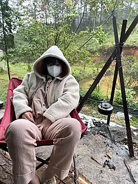 Helen-Tran online show from October 30, 2:21 am