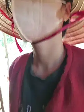 Helen-Tran online show from December 17, 1:43 am