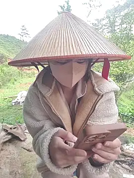 Helen-Tran online show from November 12, 2:48 am