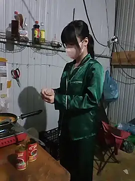 Helen-Tran online show from October 23, 12:04 pm