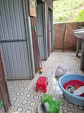 Helen-Tran online show from November 25, 6:03 am