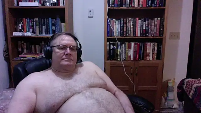 Snapshot of Vinyl22@xh chatting on June 20, 3:44 am Vinyl22xh online show from June 20, 3:44 am