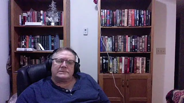 Snapshot of Vinyl22@xh chatting on June 30, 2:00 am Vinyl22xh online show from June 30, 2:00 am