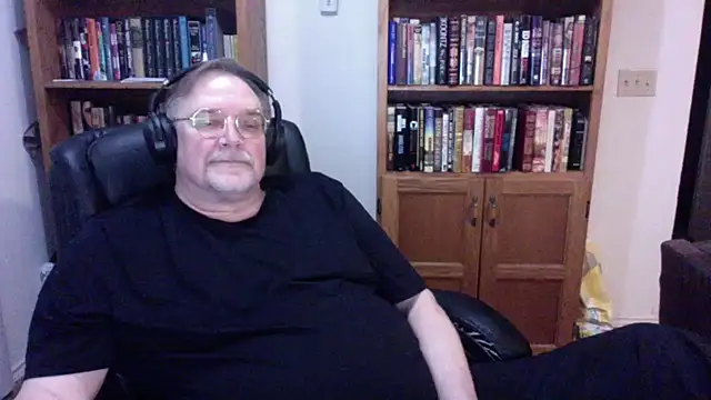Vinyl22xh online show from April 19, 5:30 am