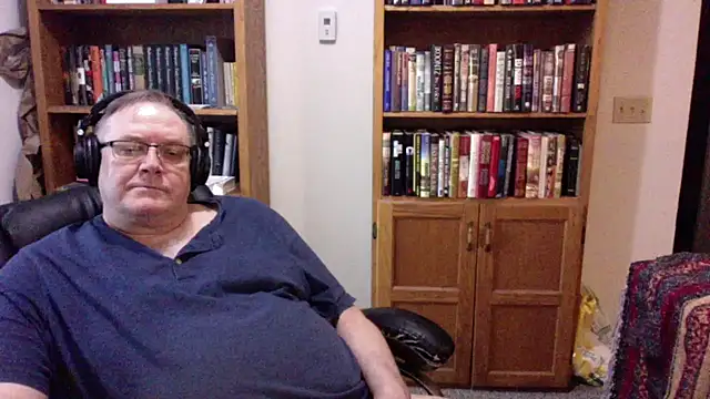 Snapshot of Vinyl22@xh chatting on July 16, 1:02 am Vinyl22xh online show from July 16, 1:02 am