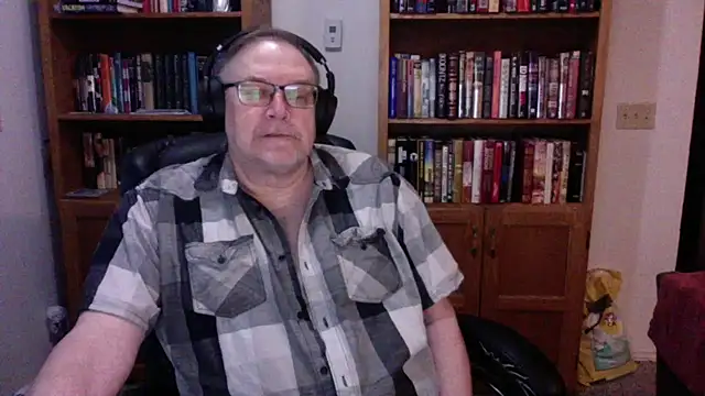 Vinyl22xh online show from May 11, 1:18 am