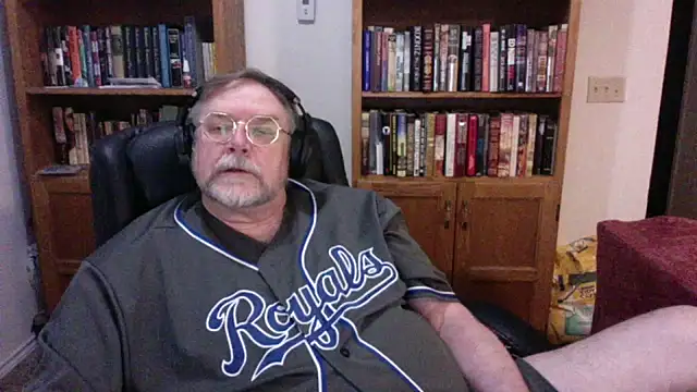 Vinyl22xh online show from March 15, 5:03 am