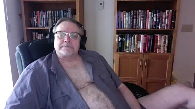 Vinyl22xh online show from April 22, 6:04 pm