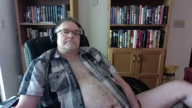 Vinyl22xh online show from May 13, 4:36 pm