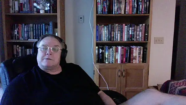 Vinyl22xh online show from May 26, 12:31 am