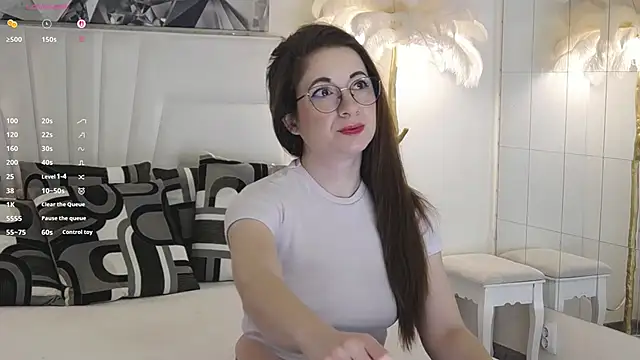 JennaClover online show from May 8, 5:00 am
