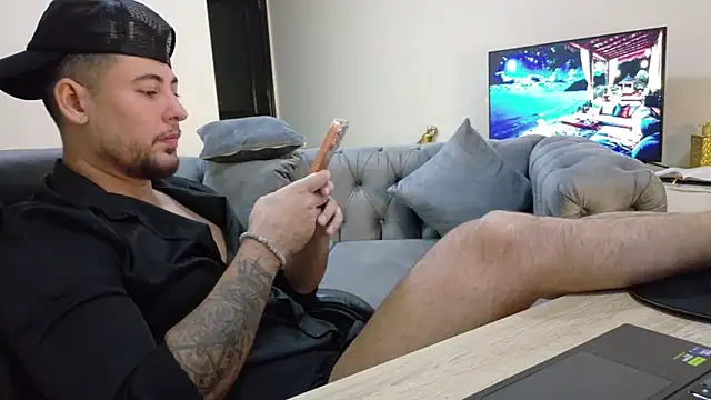 Snapshot of maximus888A chatting on June 16, 8:31 pm maximus888A online show from June 16, 8:31 pm
