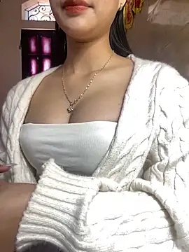 Snapshot of Linh247380 chatting on December 17, 1:10 am Linh247380 online show from December 17, 1:10 am