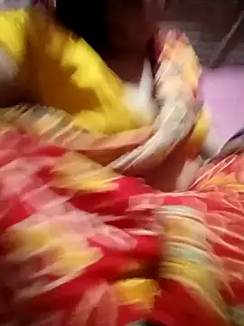 Snapshot of reya743 chatting on November 4, 12:03 am reya743 online show from November 4, 12:03 am