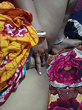 Snapshot of reya743 chatting on November 22, 11:58 pm reya743 online show from November 22, 11:58 pm