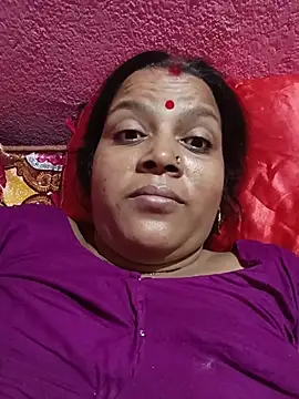 Snapshot of reya743 chatting on December 1, 12:11 am reya743 online show from December 1, 12:11 am