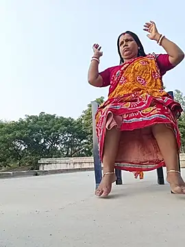 Snapshot of reya743 chatting on December 22, 10:04 am reya743 online show from December 22, 10:04 am