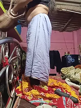 Snapshot of reya743 chatting on February 15, 11:58 pm reya743 online show from February 15, 11:58 pm