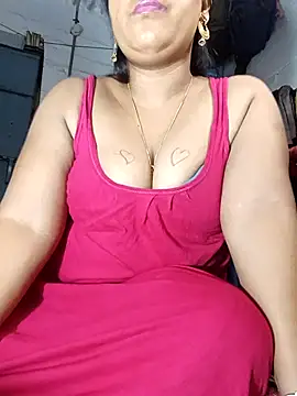 Snapshot of reya743 chatting on October 18, 5:37 pm reya743 online show from October 18, 5:37 pm