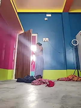 Snapshot of reya743 chatting on February 27, 8:58 am reya743 online show from February 27, 8:58 am