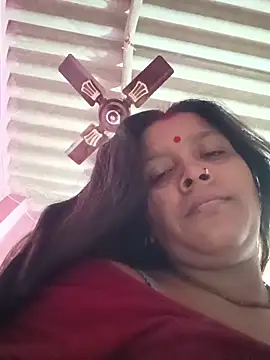 Snapshot of reya743 chatting on December 17, 12:04 am reya743 online show from December 17, 12:04 am