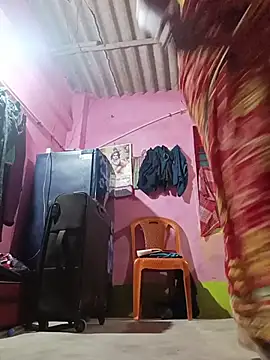 Snapshot of reya743 chatting on November 14, 12:36 am reya743 online show from November 14, 12:36 am