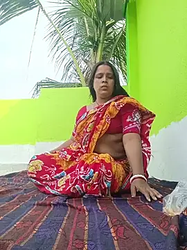 Snapshot of reya743 chatting on February 19, 9:50 am reya743 online show from February 19, 9:50 am