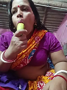 Snapshot of reya743 chatting on November 10, 4:23 pm reya743 online show from November 10, 4:23 pm