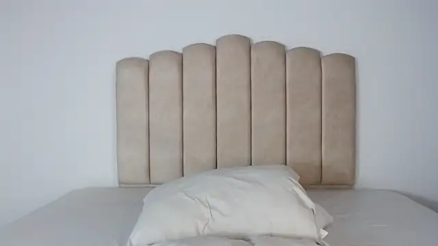 Snapshot of aroncooper1 chatting on November 18, 9:45 am aroncooper1 online show from November 18, 9:45 am