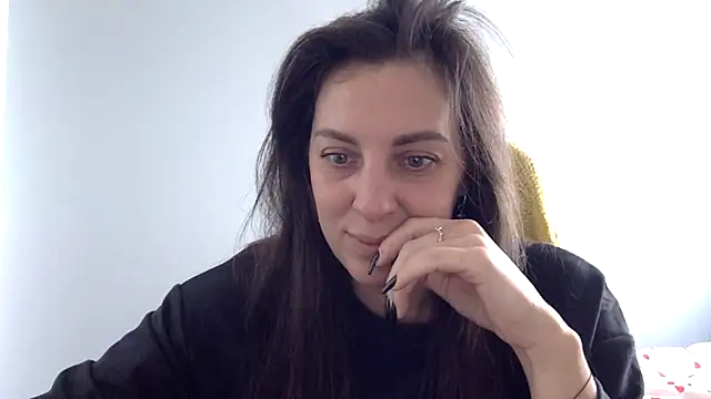 Snapshot of Myronell chatting on October 18, 9:00 am Myronell online show from October 18, 9:00 am