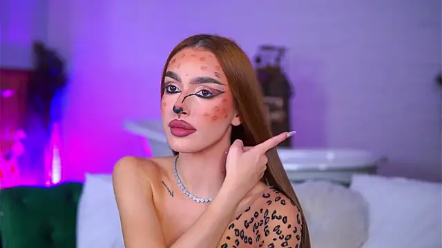 ClaraBenatti online show from October 31, 10:38 pm