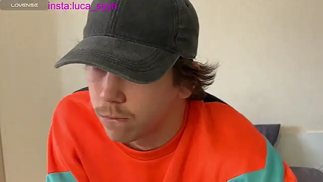 Snapshot of luca_syn chatting on September 24, 9:38 am luca syn online show from September 24, 9:38 am