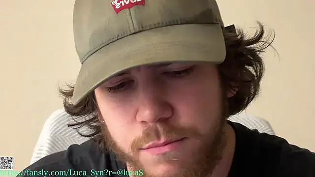 Snapshot of luca_syn chatting on November 28, 2:17 pm luca syn online show from November 28, 2:17 pm