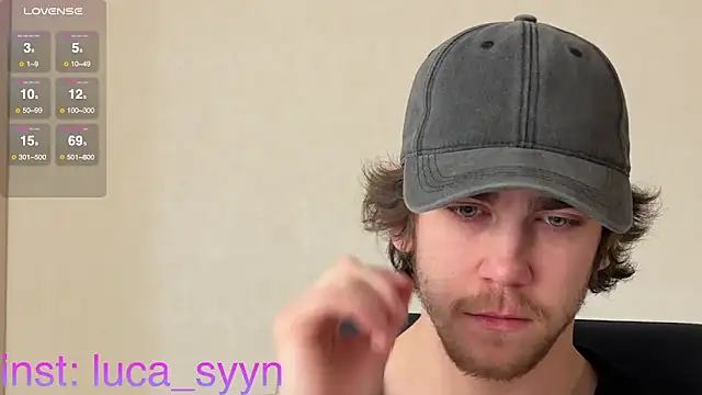 Snapshot of luca_syn chatting on October 25, 11:42 am luca syn online show from October 25, 11:42 am