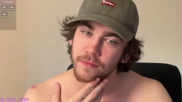 Snapshot of luca_syn chatting on November 3, 11:47 am luca syn online show from November 3, 11:47 am