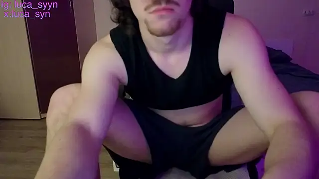 Snapshot of luca_syn chatting on February 20, 7:16 pm luca syn online show from February 20, 7:16 pm